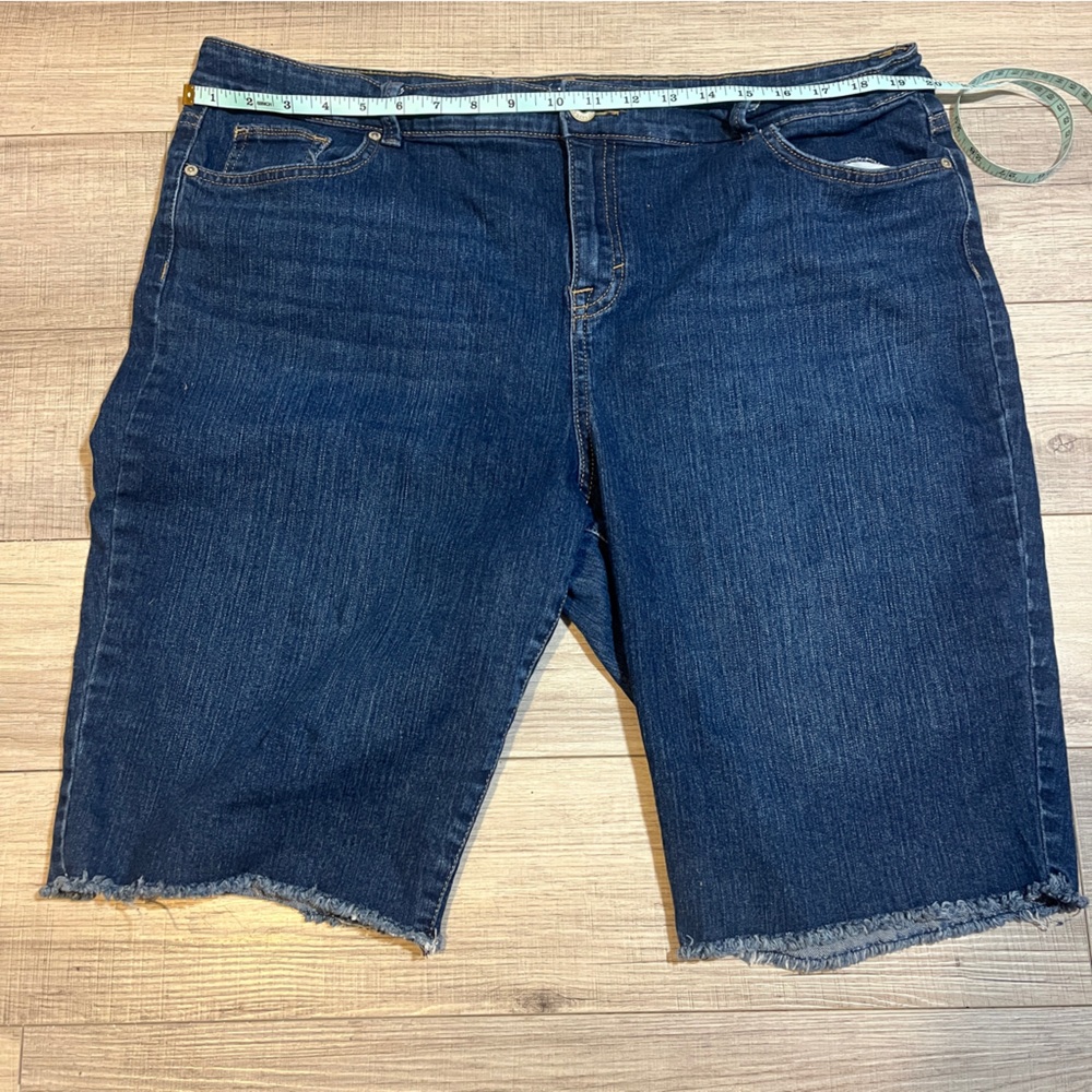 Style & Co Dark Denim Bermuda Shorts Women’s Size 18 Stretch Jean Short Vacation - Picture 6 of 9